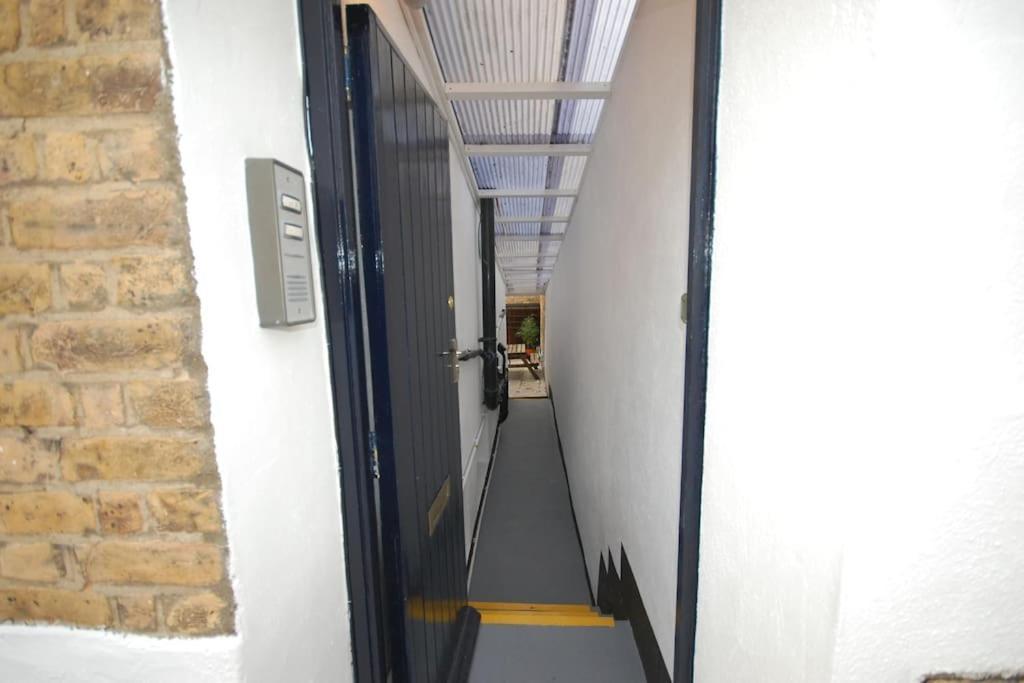 Appartement St 7 - Cosy, Modern Apartment-corbyn St N4 Londen